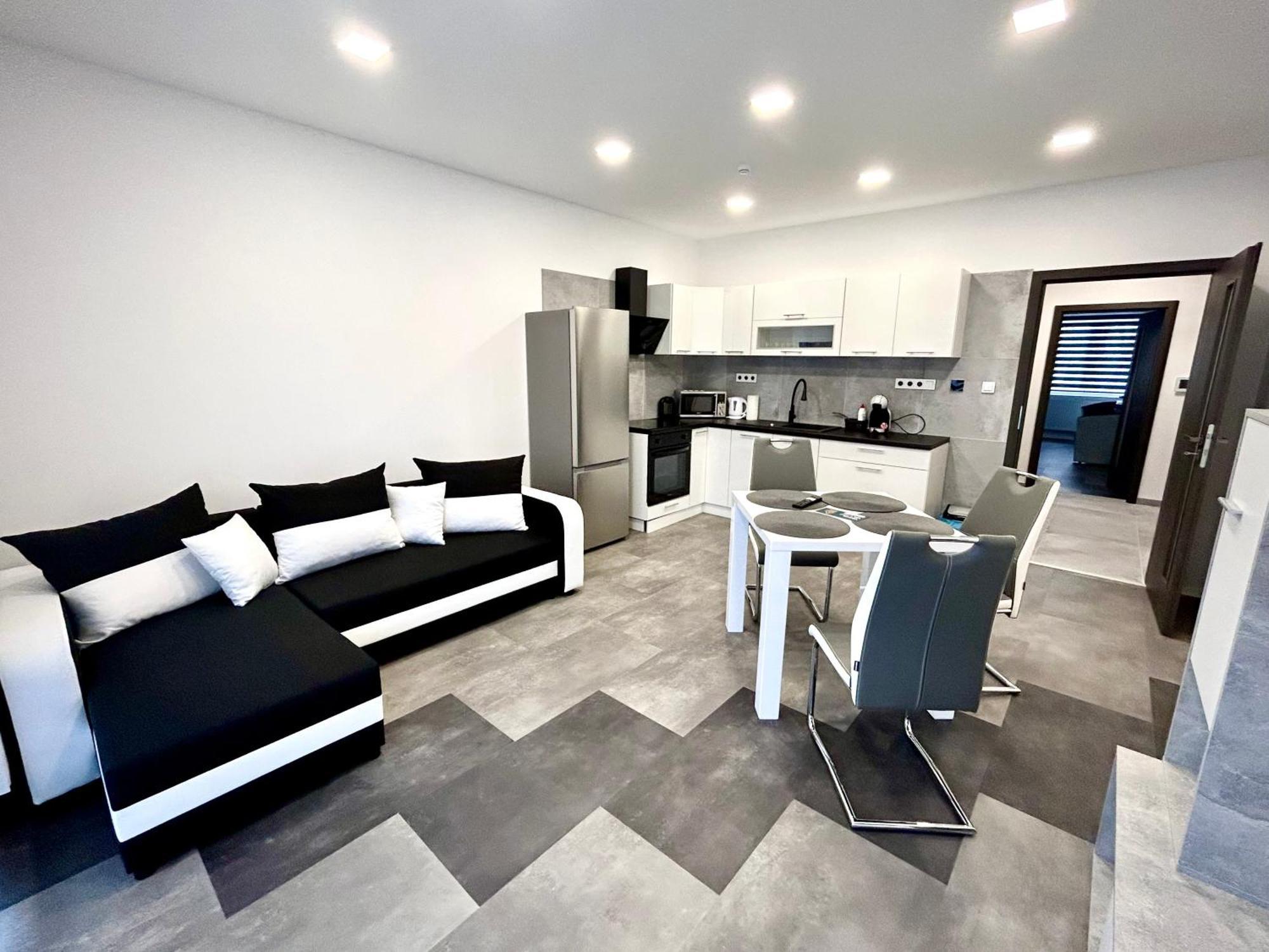 Apartmany Premium Se Soukromym Parkovanim Чеська Липа Екстер'єр фото