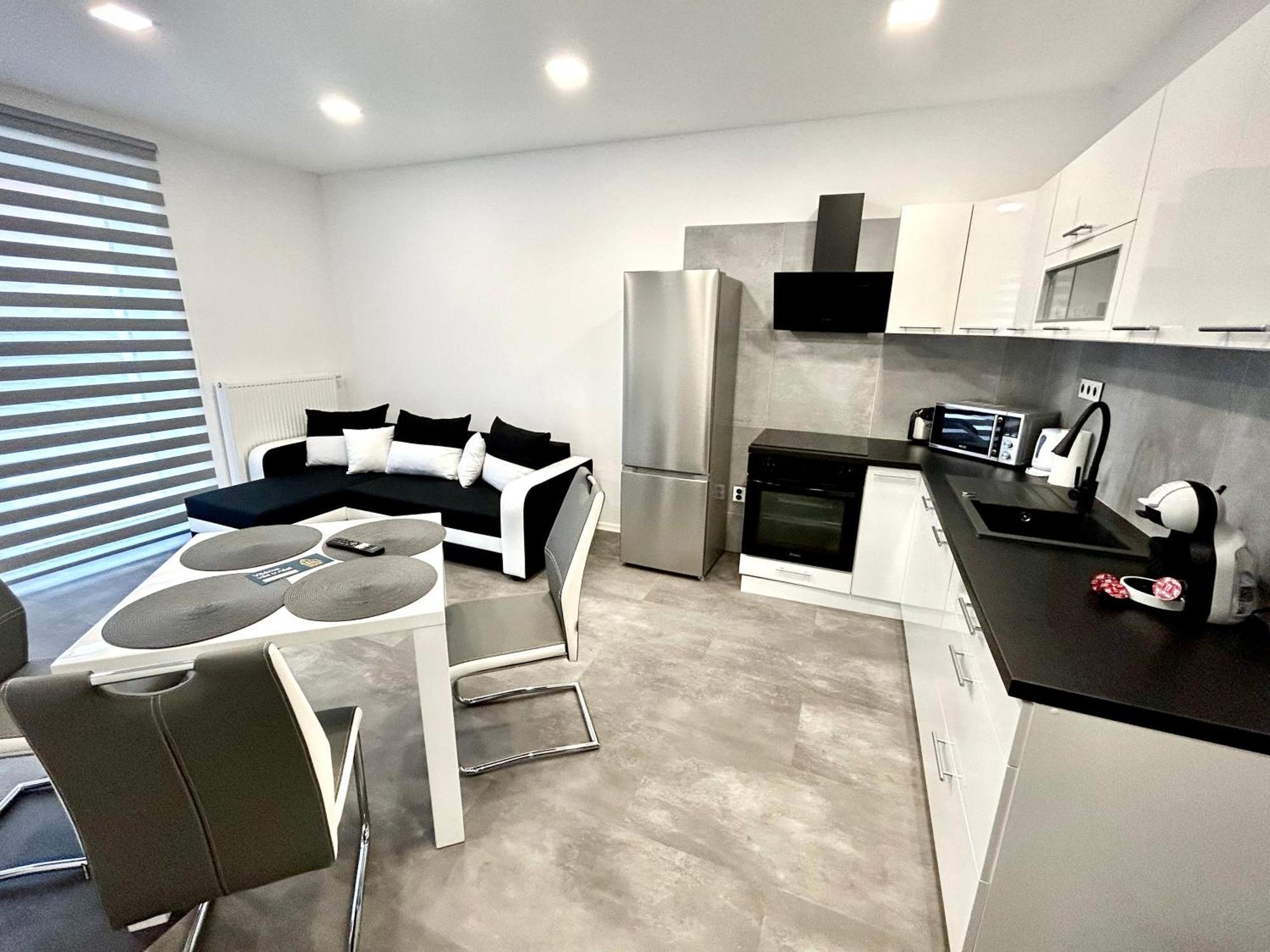 Apartmany Premium Se Soukromym Parkovanim Чеська Липа Екстер'єр фото